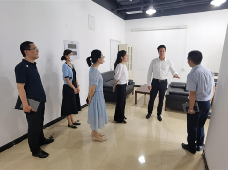 杨川、刘嘉到四川博览国际合作交流服务中心调研